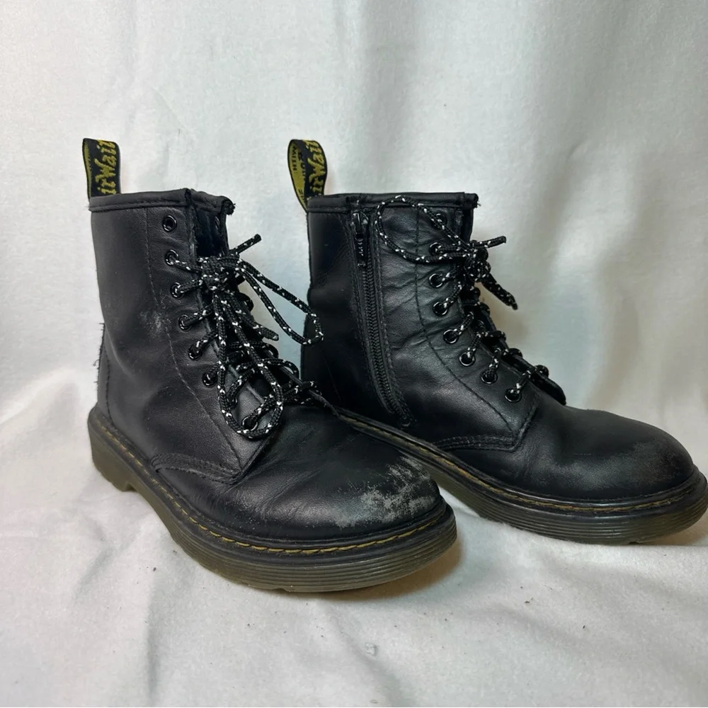 Dr Martens Delaney Air Wair side zipper boots black size US 2 EU 33